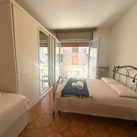 Casa Spaziosa In Centro Con Terrazza Abitabile شقة *