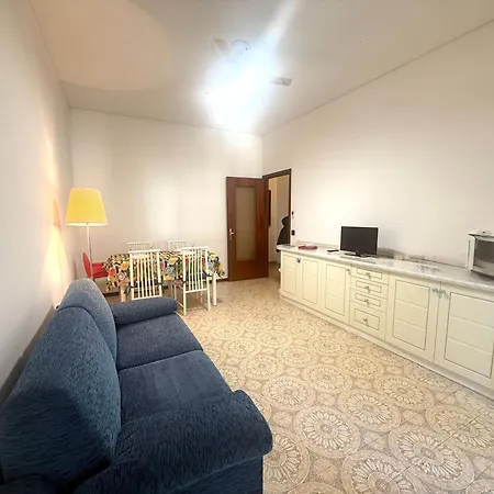 Casa Spaziosa In Centro Con Terrazza Abitabile شقة *