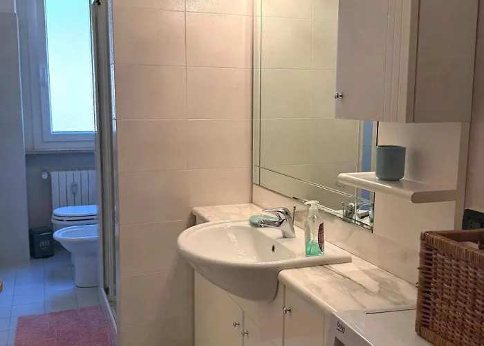 Casa Spaziosa In Centro Con Terrazza Abitabile 아파트